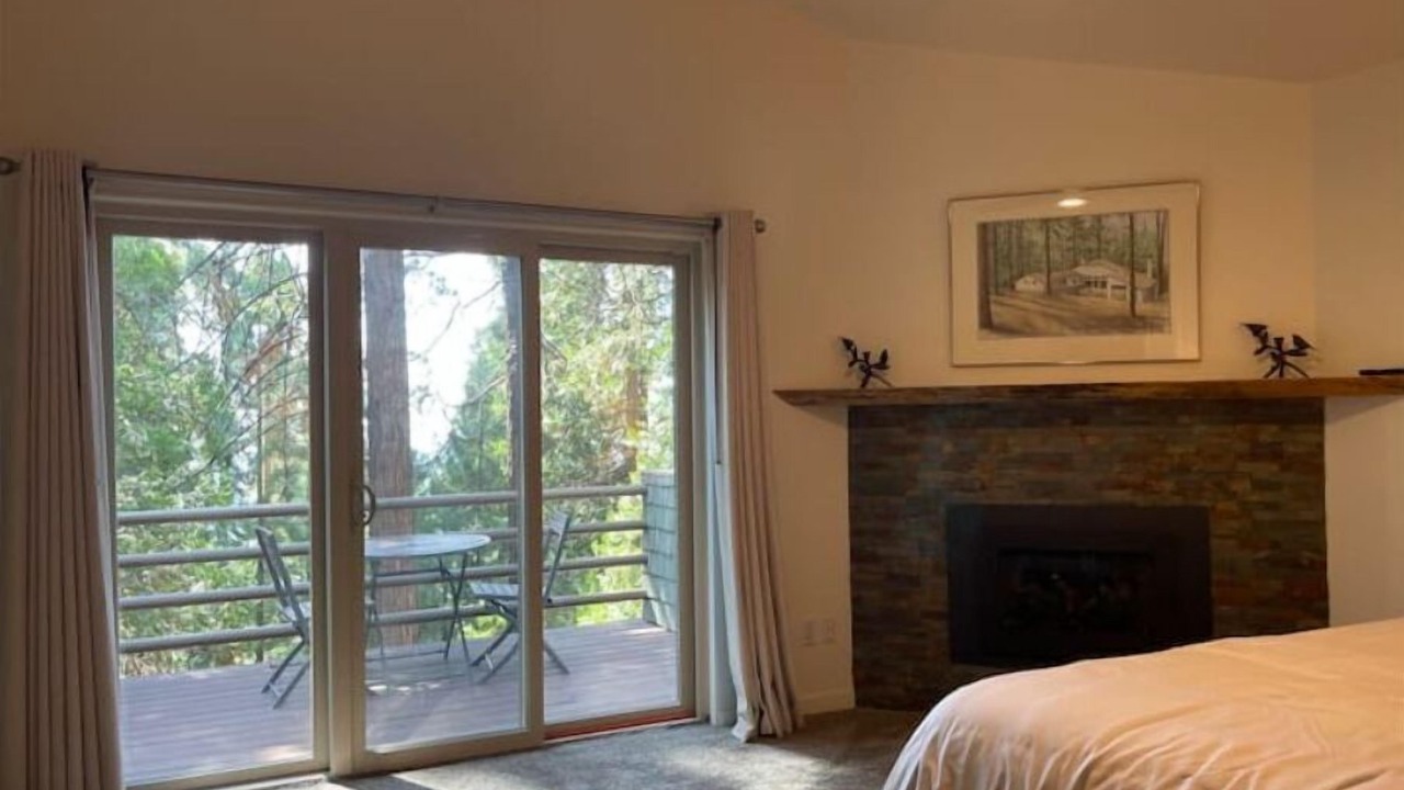 Photo of Livingroom in Shaver Lake