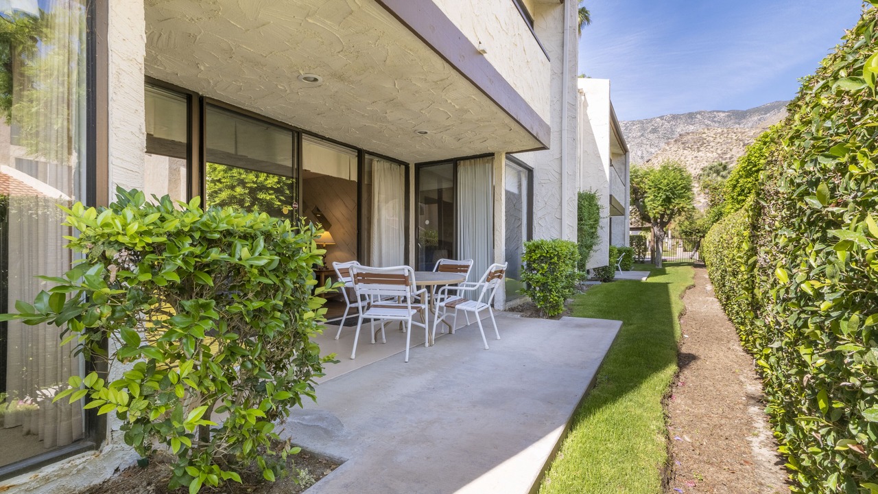 Photo of Patio Balcony in Canyon Corridor