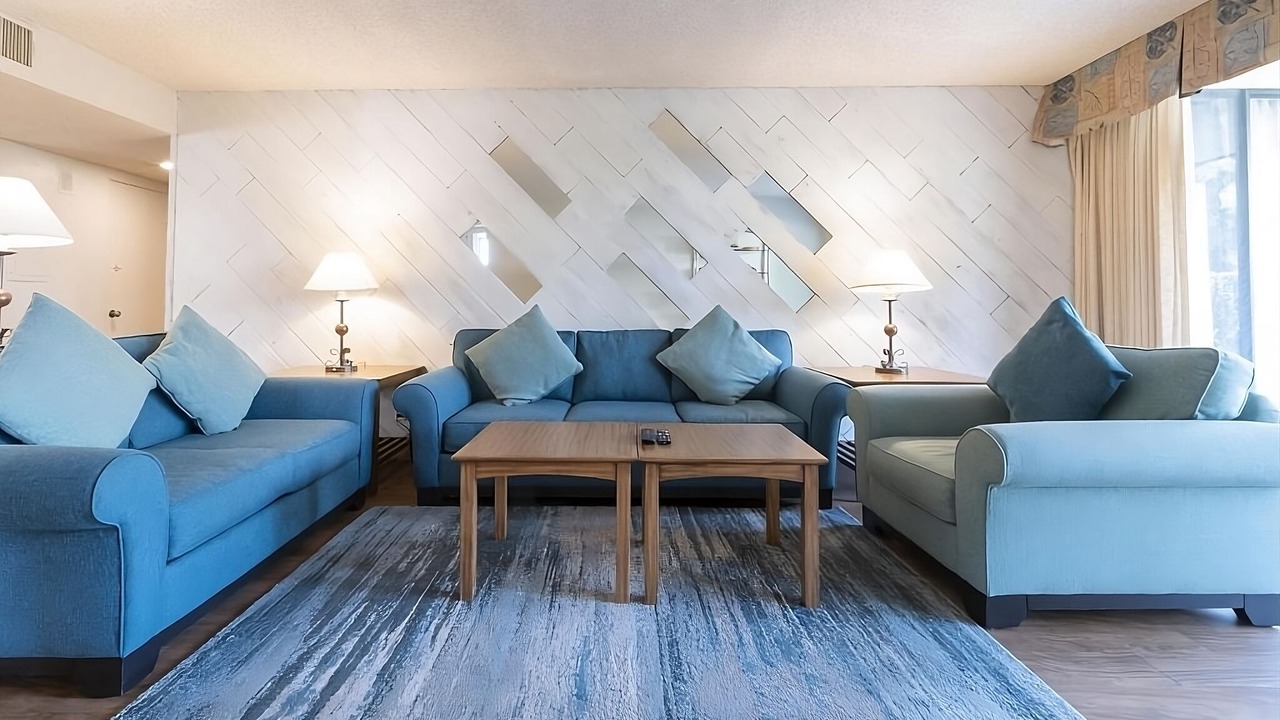 Photo of Livingroom in Canyon Corridor