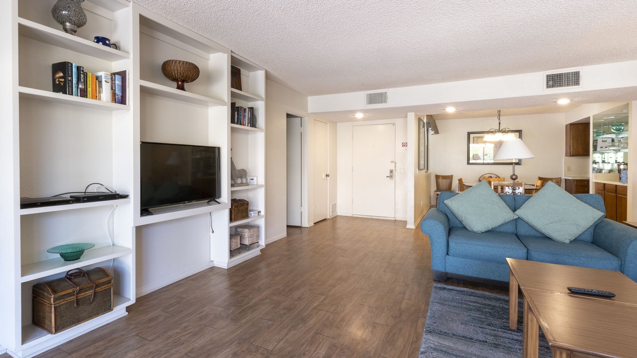 Photo of Livingroom in Canyon Corridor
