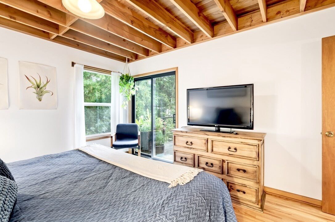 Photo of Bedroom in Neahkahnie Beach