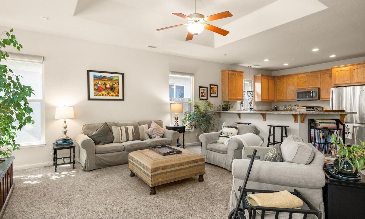 Photo of Livingroom in Chico