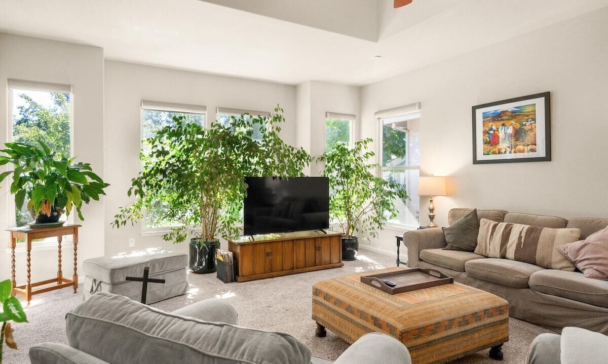 Photo of Livingroom in Chico
