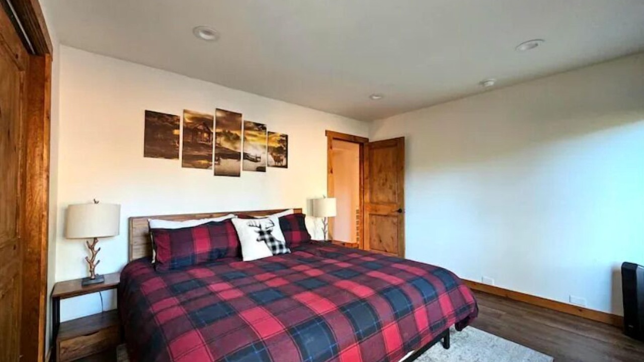 Photo of Bedroom in Mammoth Lakes