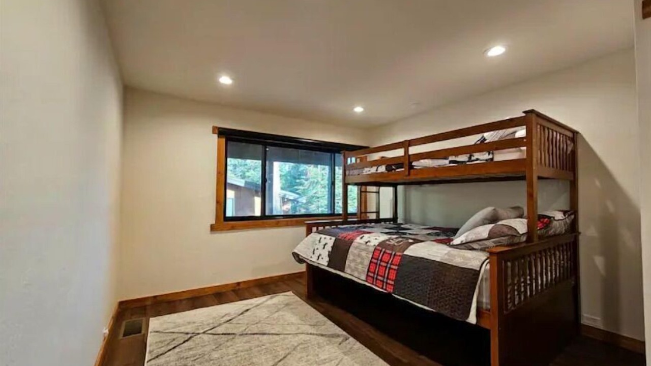 Photo of Bedroom in Mammoth Lakes