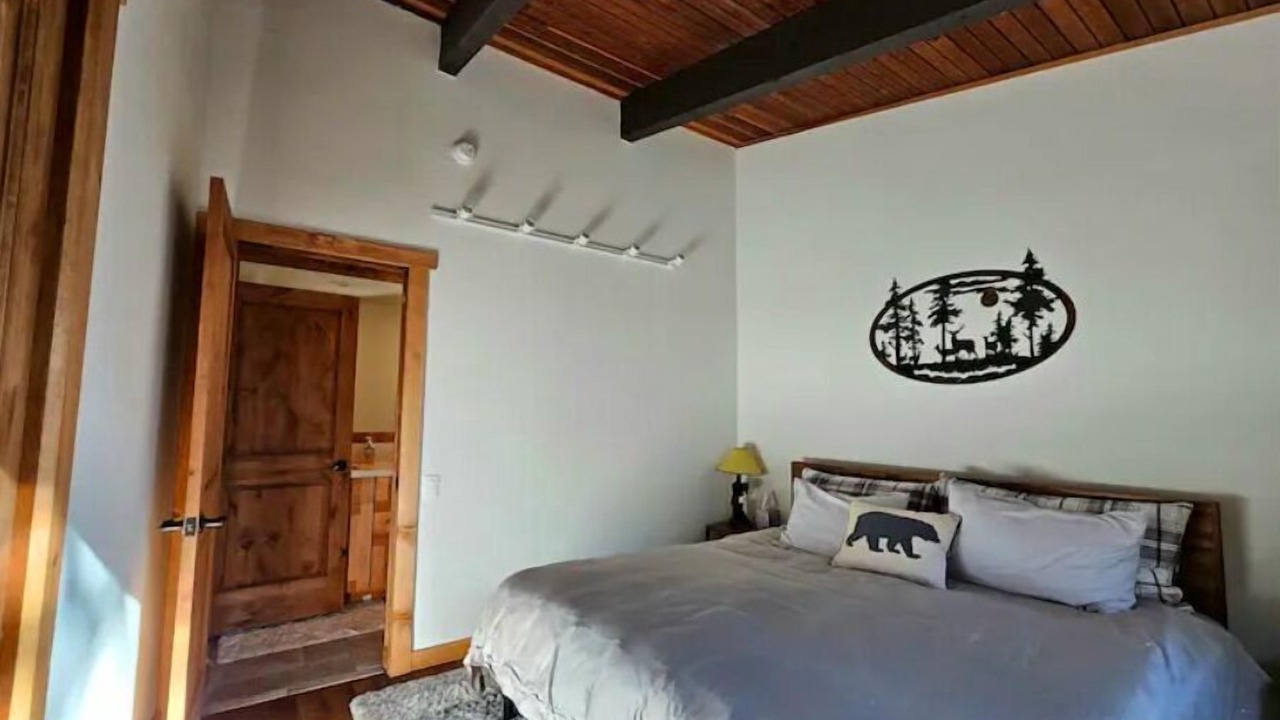 Photo of Bedroom in Mammoth Lakes