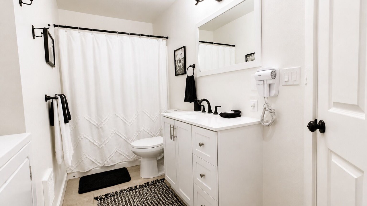 Photo of Bathroom in Willamina