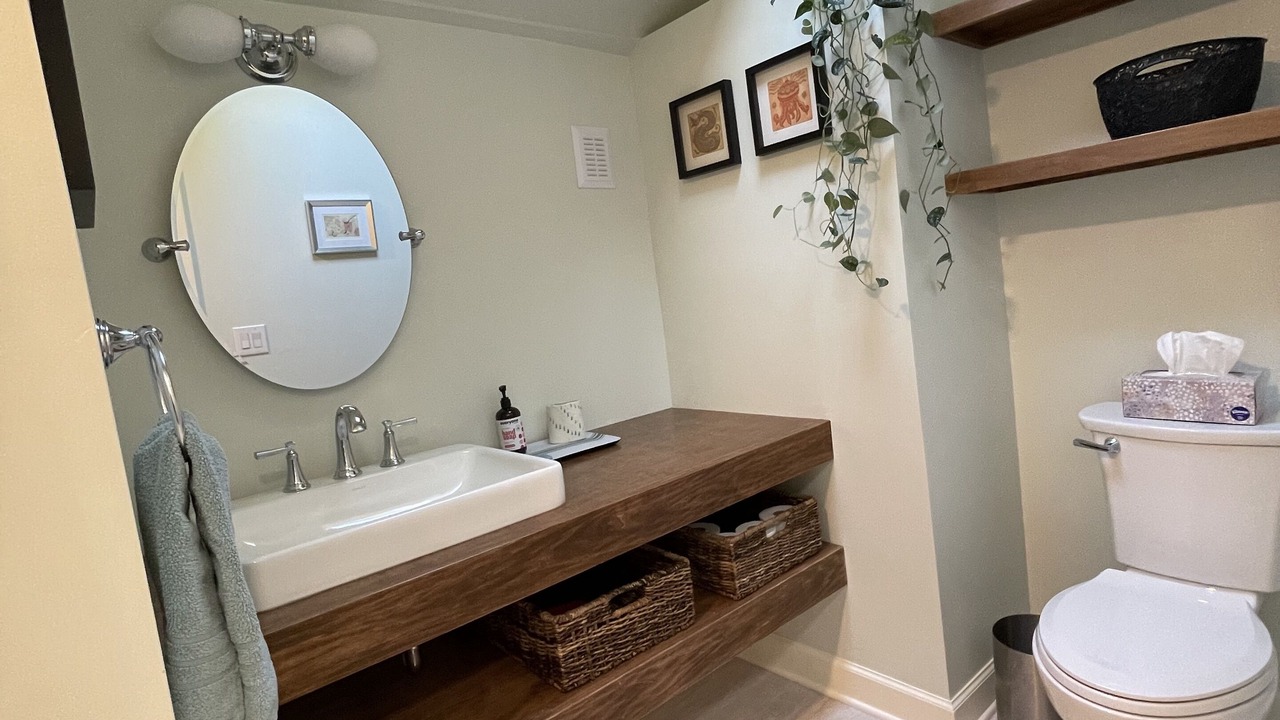 Photo of Bathroom in King