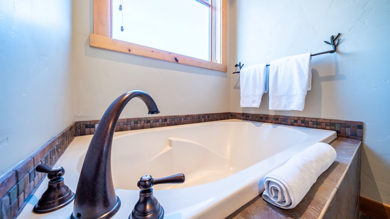 Photo of Bathroom in Powell Butte