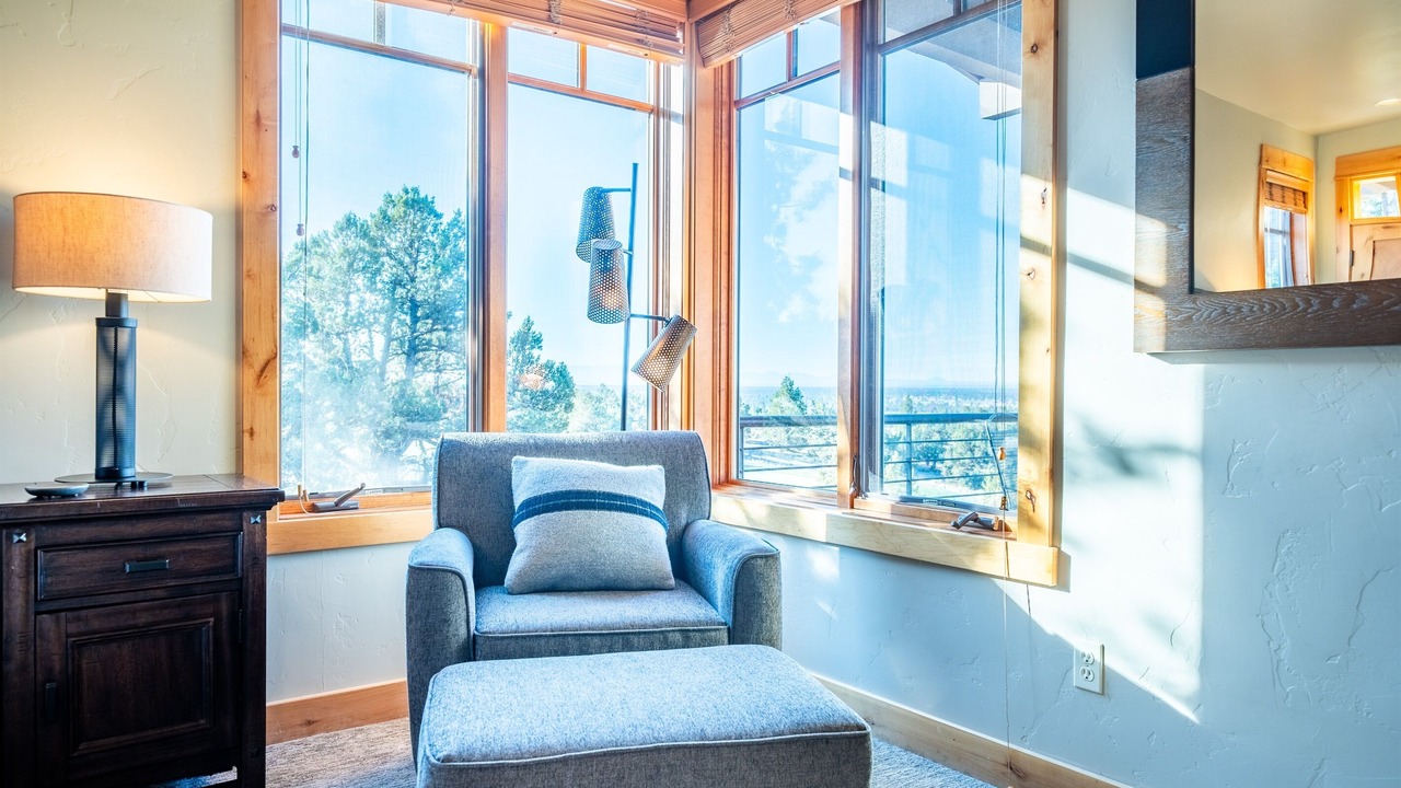 Photo of Livingroom in Powell Butte