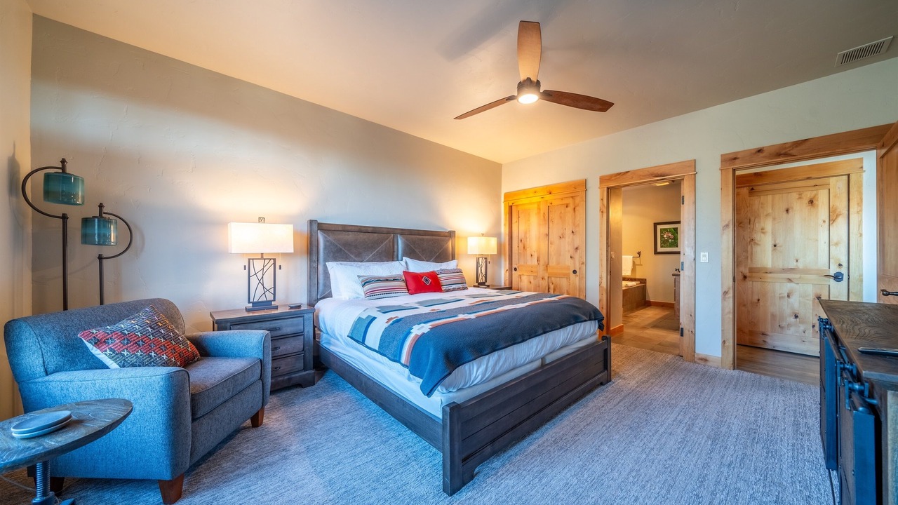 Photo of Bedroom in Powell Butte
