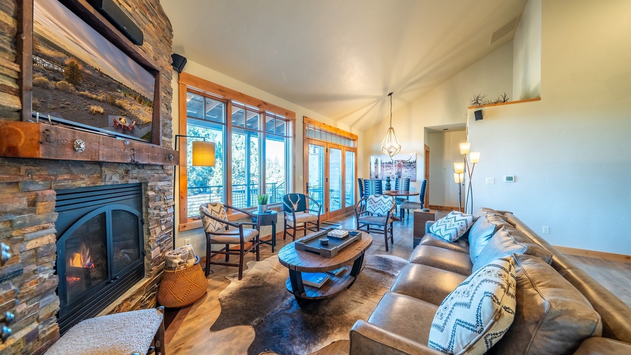 Photo of Livingroom in Powell Butte