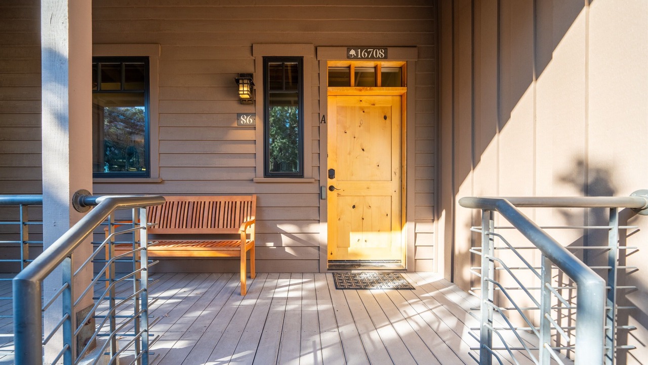 Photo of Patio Balcony in Powell Butte