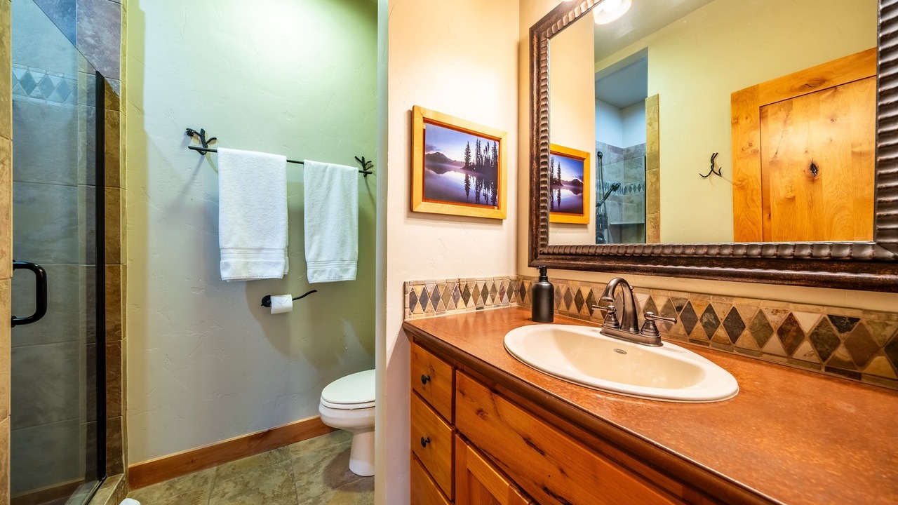 Photo of Bathroom in Powell Butte