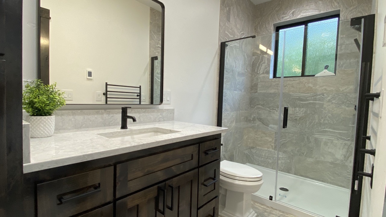 Photo of Bathroom in Coos Bay