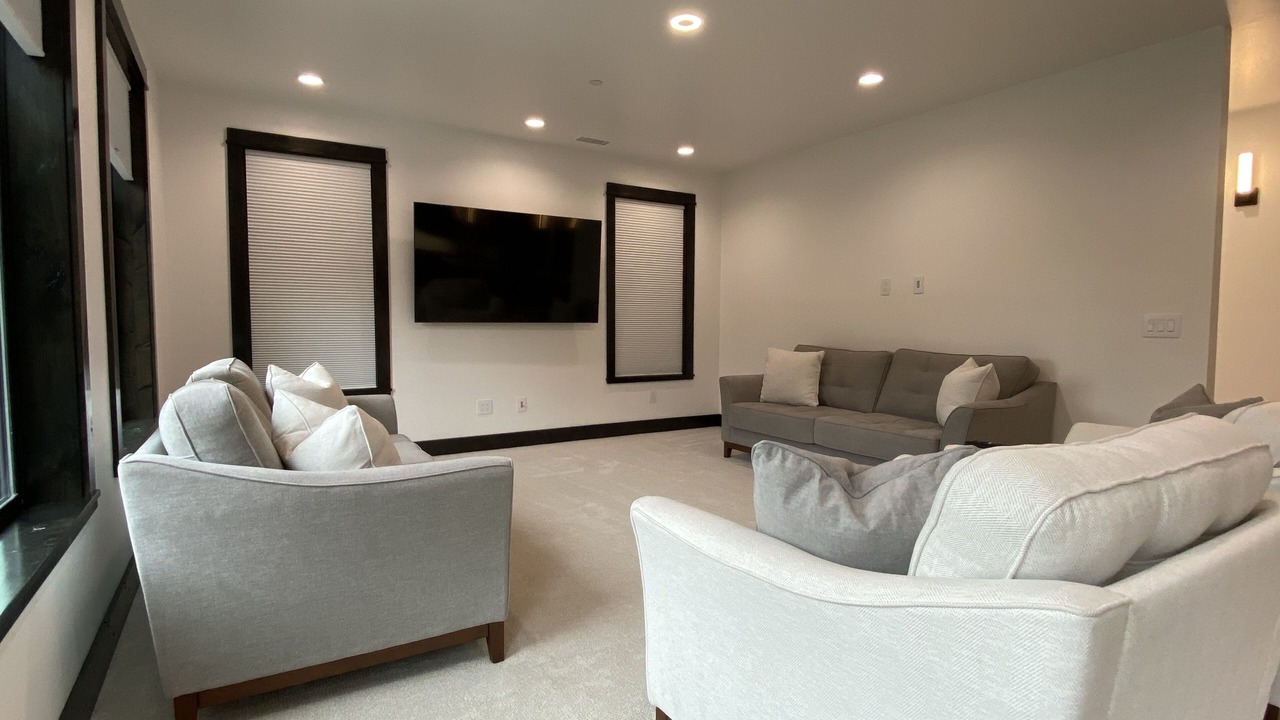 Photo of Livingroom in Coos Bay
