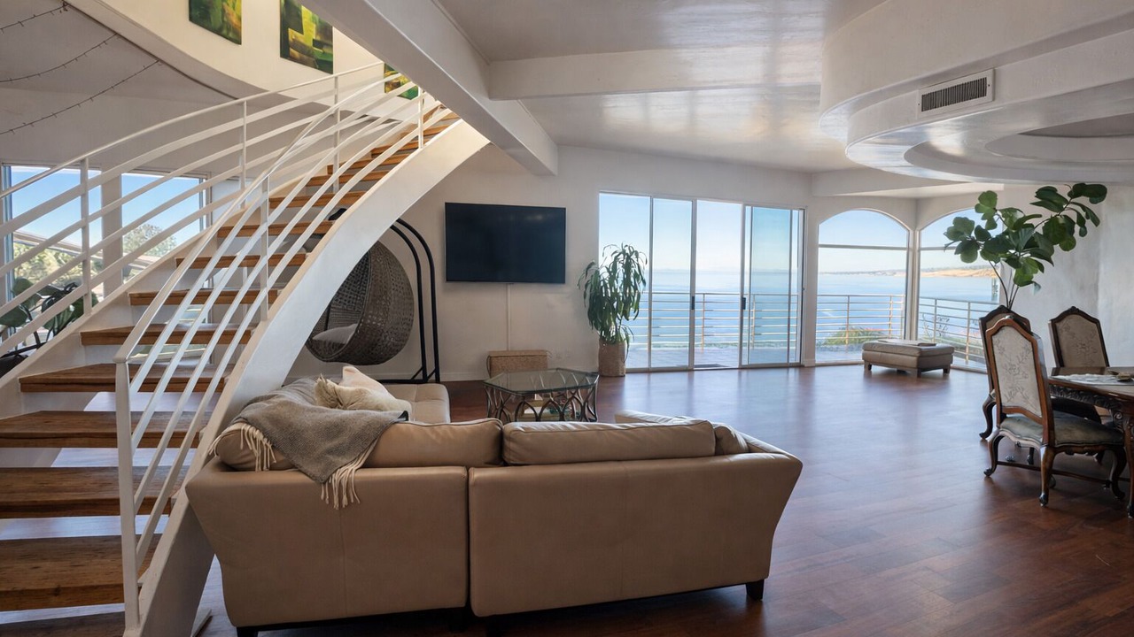 Photo of Livingroom in Country Club