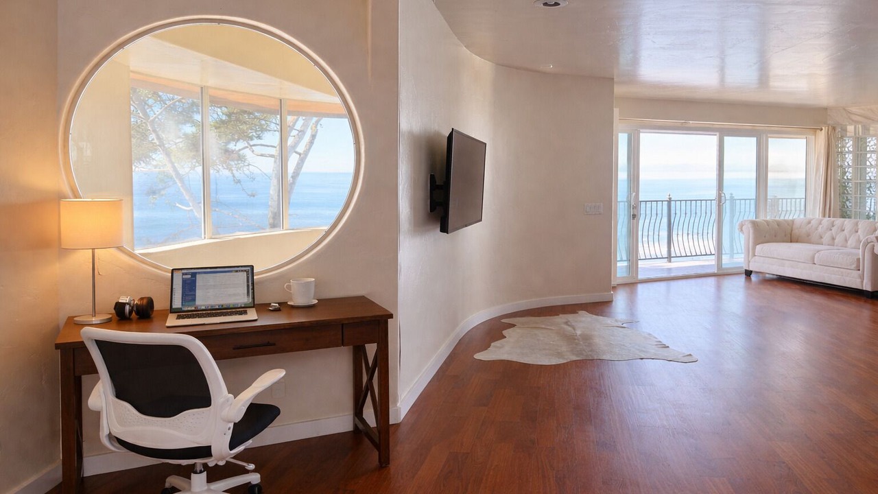 Photo of Livingroom in Country Club