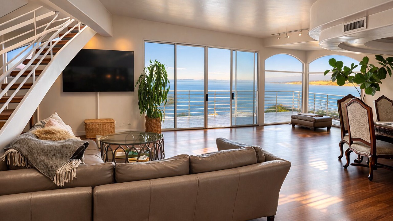 Photo of Livingroom in Country Club