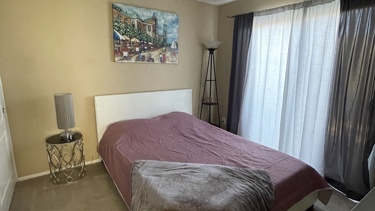 Photo of Bedroom in Enterprise