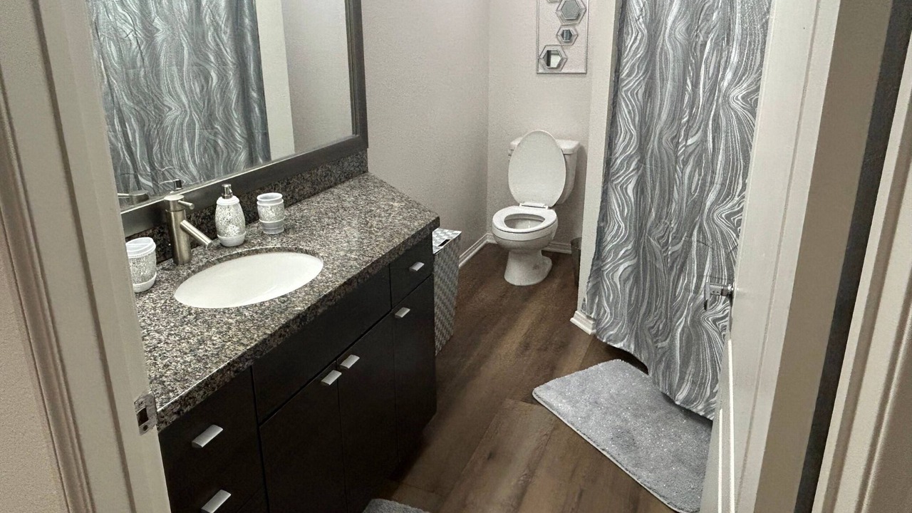Photo of Bathroom in Mar Vista