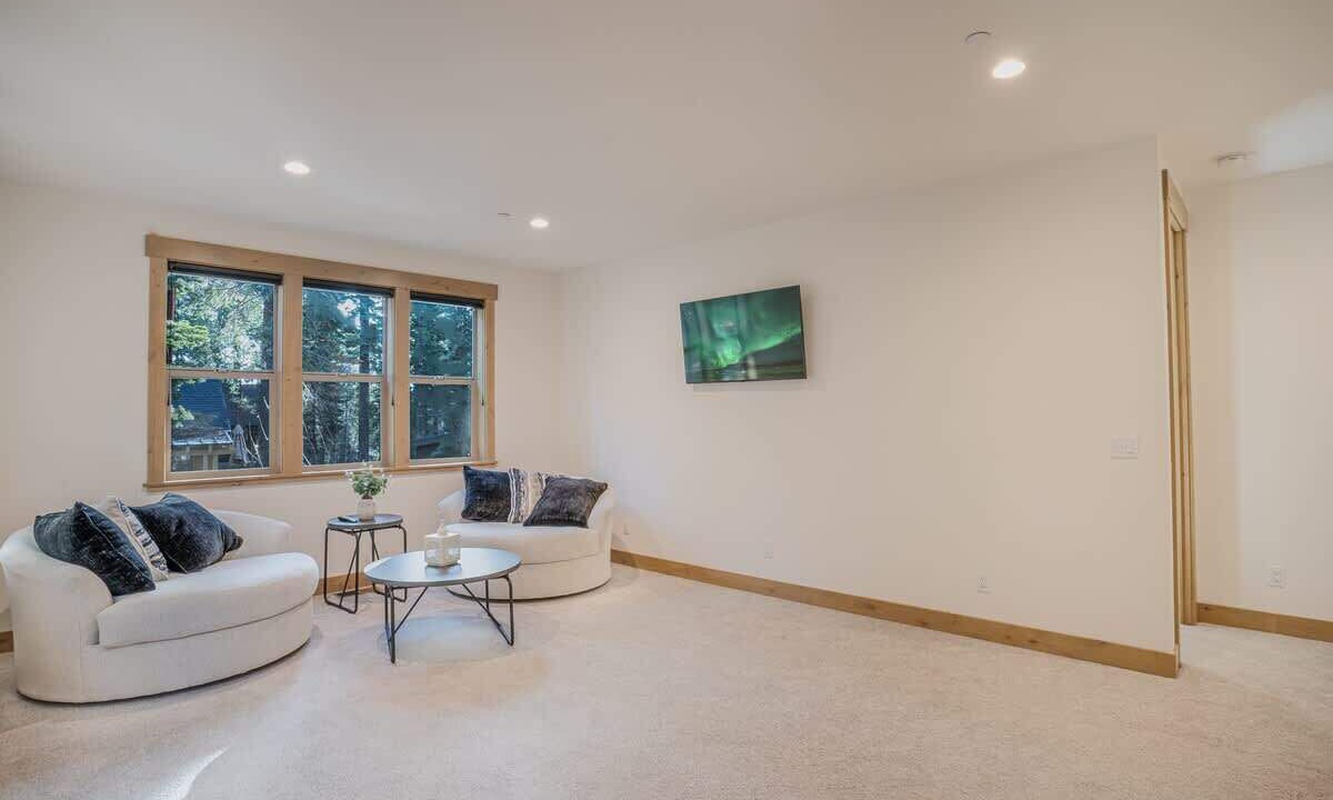 Photo of Livingroom in Carnelian Bay