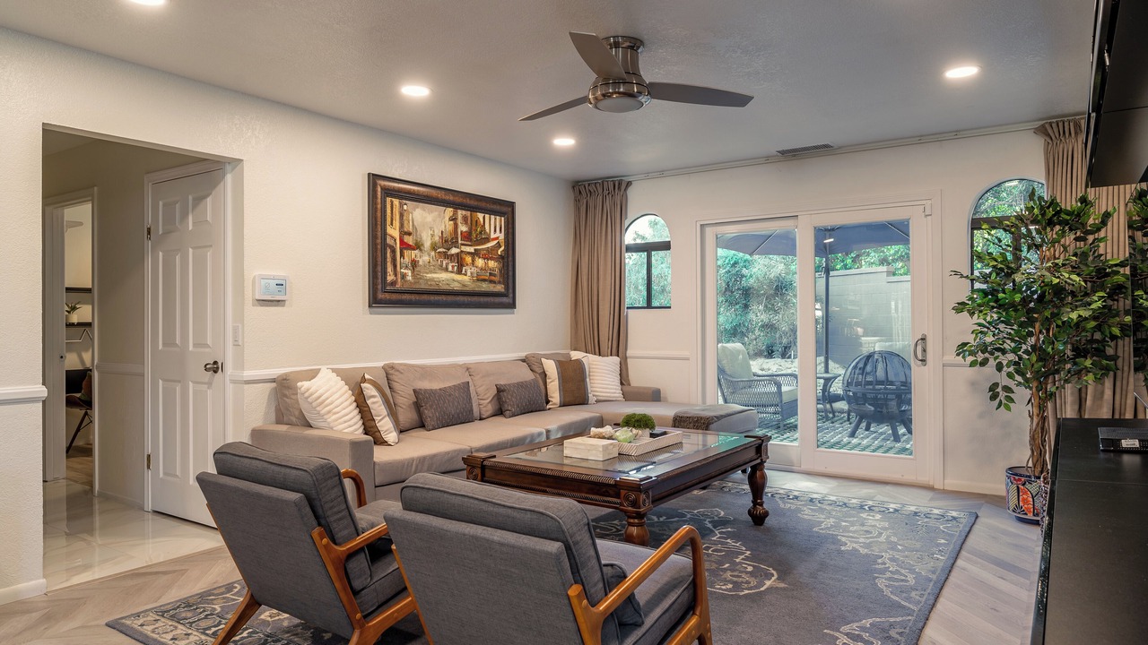 Photo of Livingroom in Palm Desert