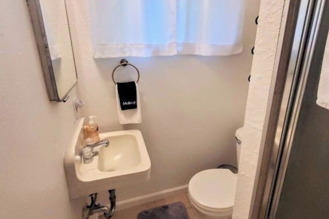 Photo of Bathroom in Oakridge