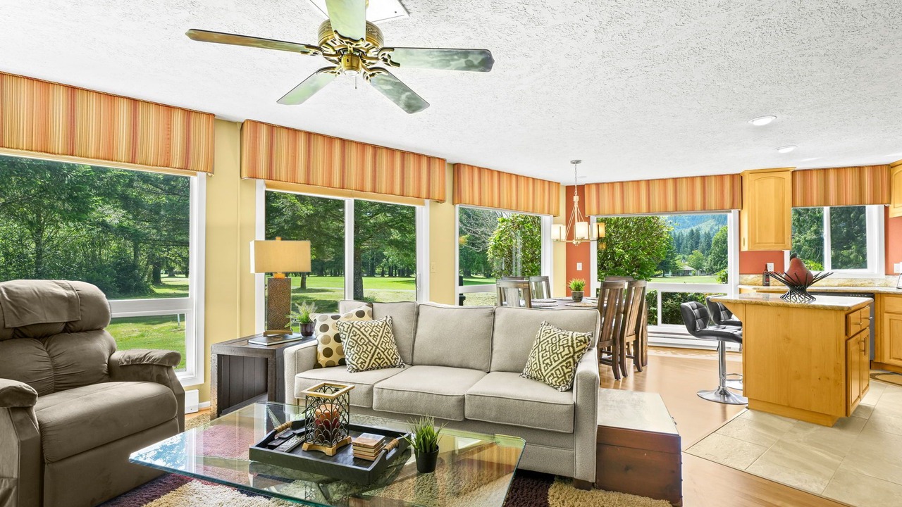 Photo of Livingroom in Welches