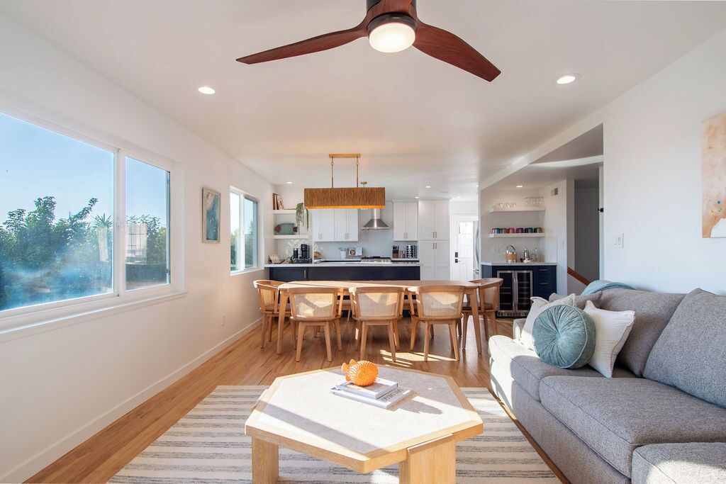 Photo of Livingroom in Bay Park