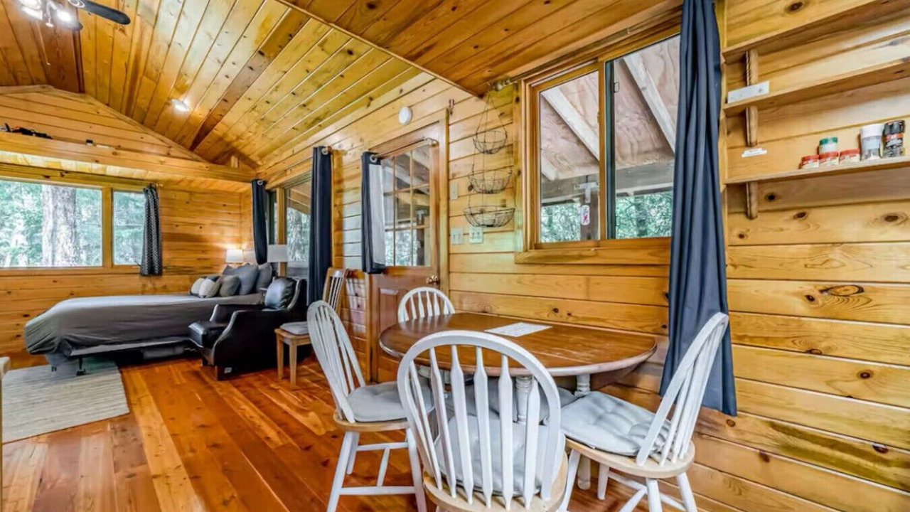 Photo of Bedroom in Shelter Cove