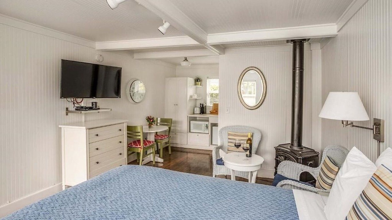 Photo of Bedroom in Downtown Cannon Beach