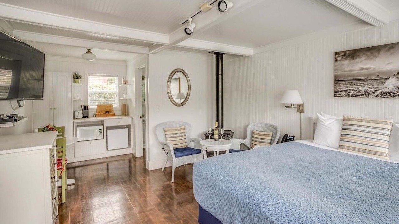 Photo of Bedroom in Downtown Cannon Beach