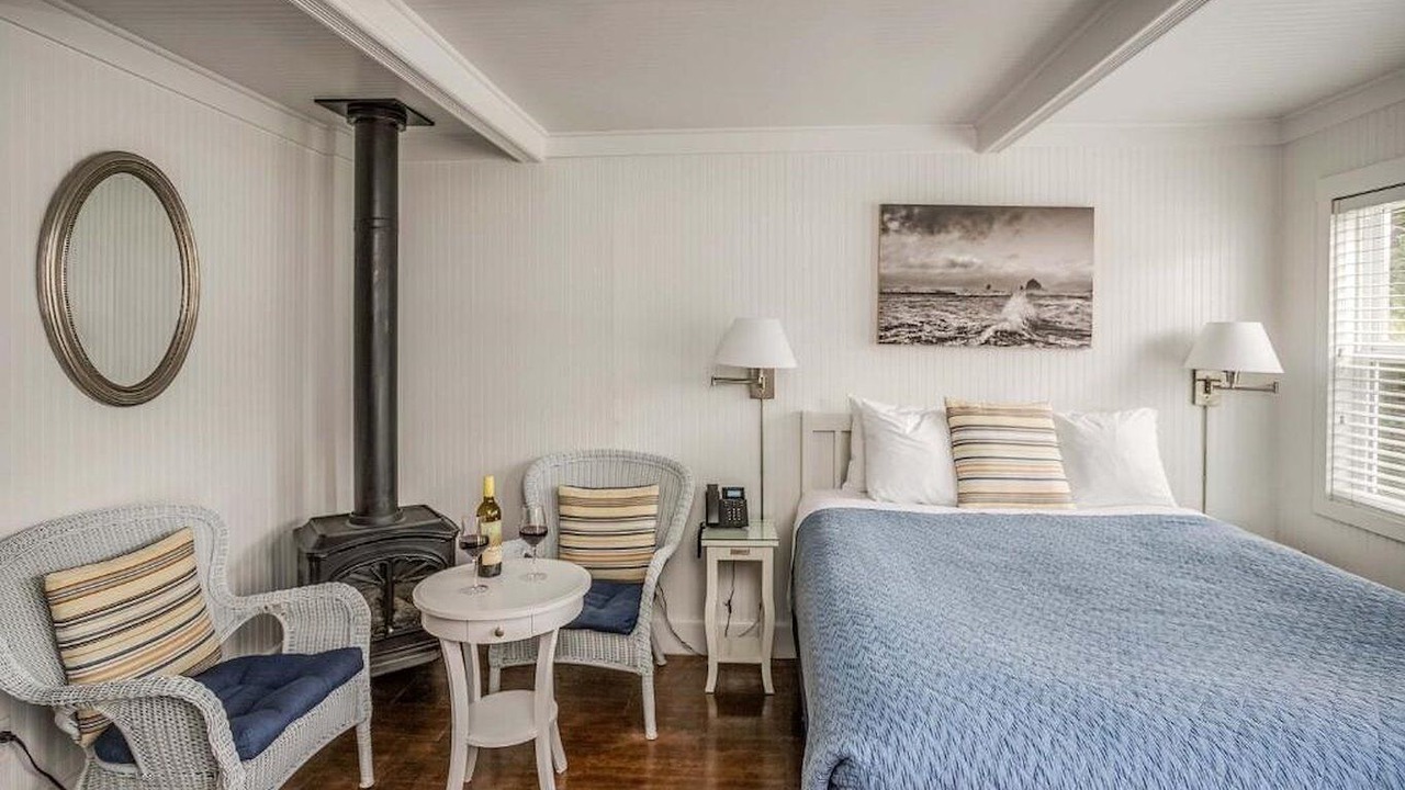 Photo of Bedroom in Downtown Cannon Beach