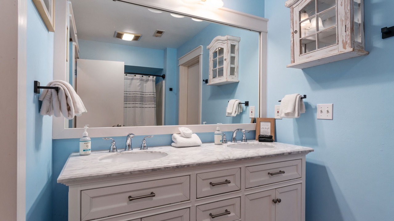 Photo of Bathroom in Wapato Point
