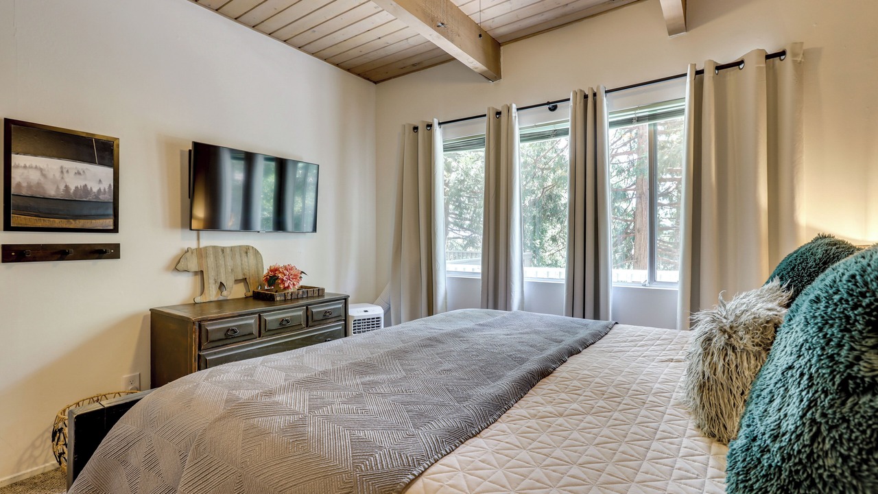 Photo of Bedroom in Arrowhead Villas