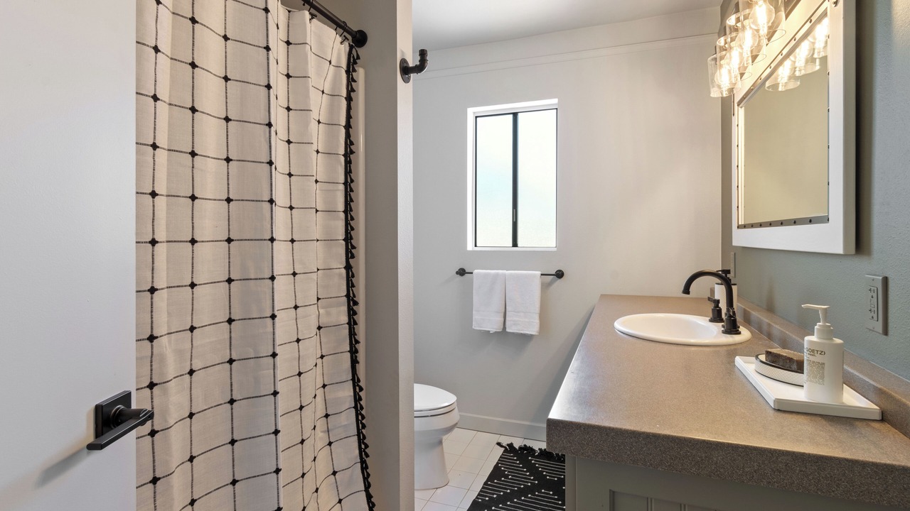 Photo of Bathroom in St. Helena