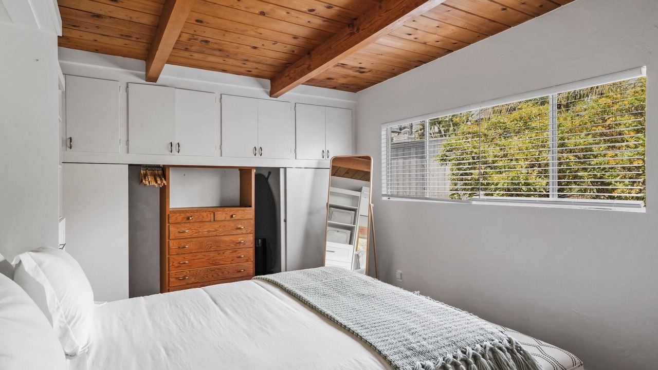Photo of Bedroom in Bay Park