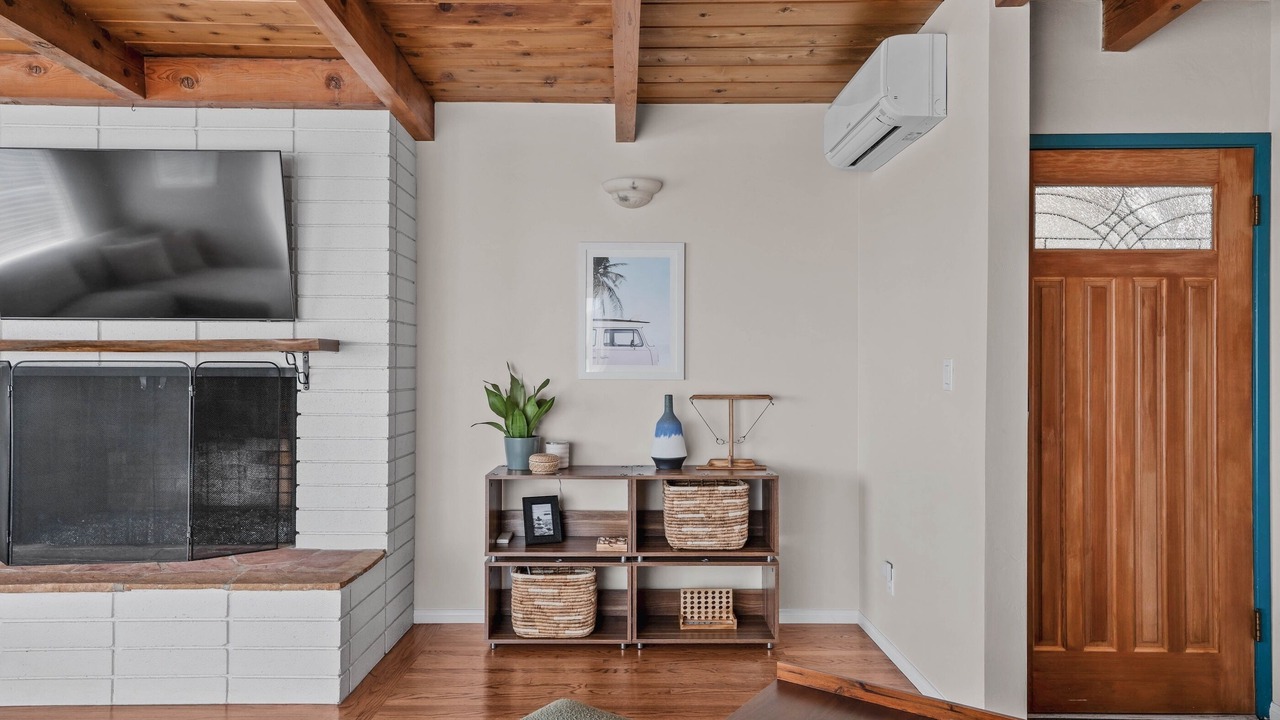 Photo of Livingroom in Bay Park