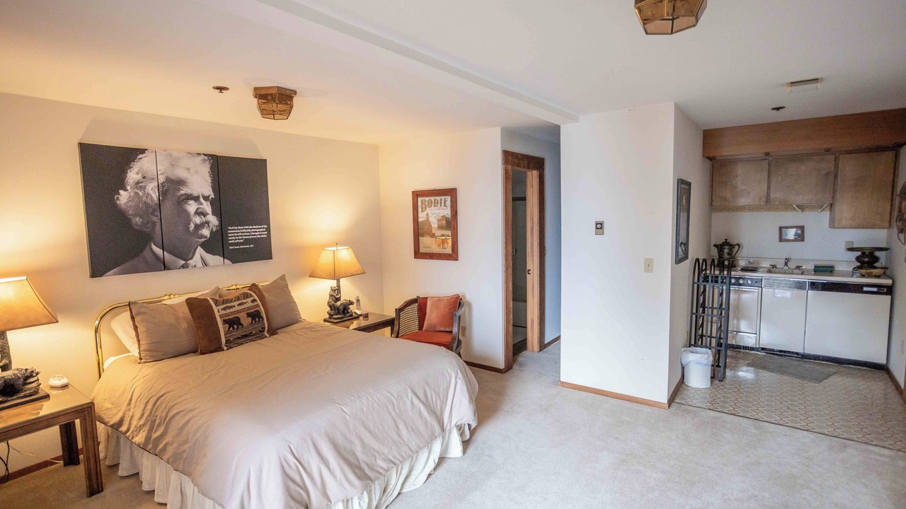 Photo of Bedroom in Glenbrook