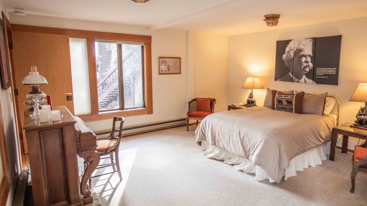 Photo of Bedroom in Glenbrook