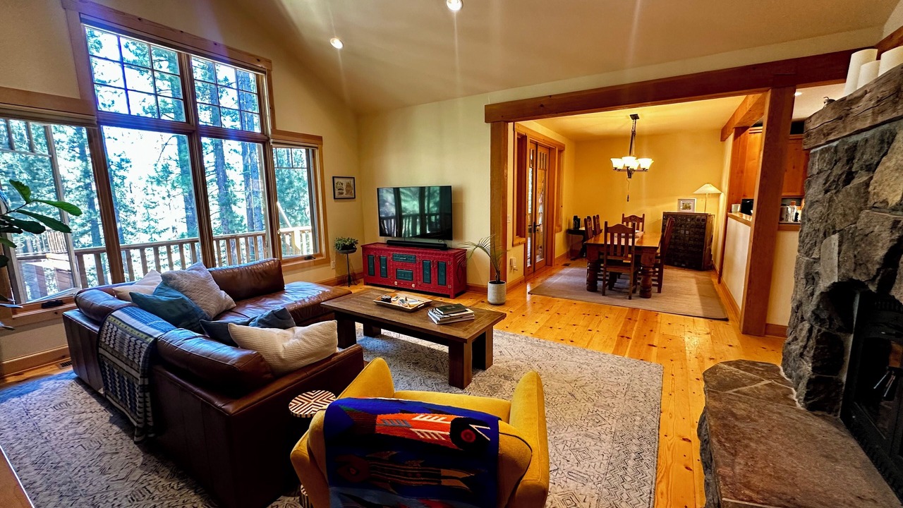 Photo of Livingroom in Graeagle