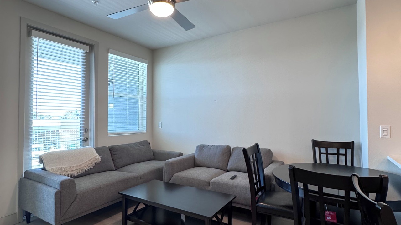 Photo of Livingroom in Midway District
