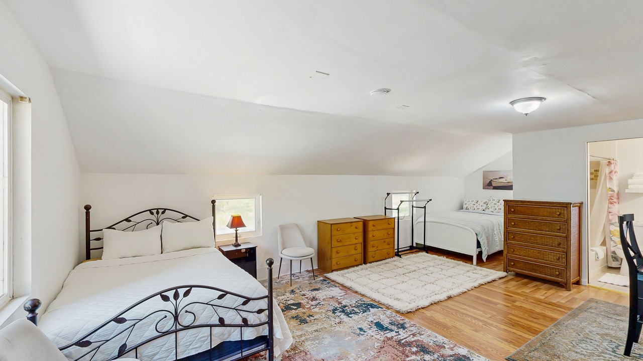 Photo of Bedroom in Coos Bay
