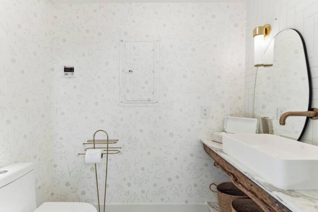 Photo of Bathroom in Highline