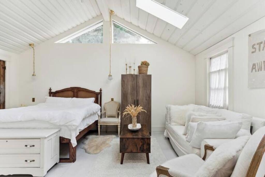 Photo of Bedroom in Highline