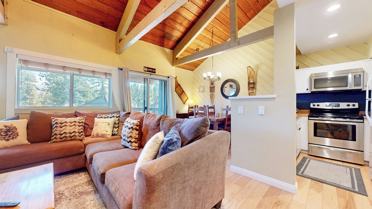 Photo of Livingroom in Majestic Pines