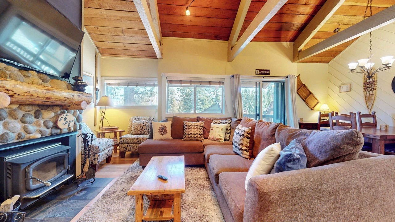 Photo of Livingroom in Majestic Pines