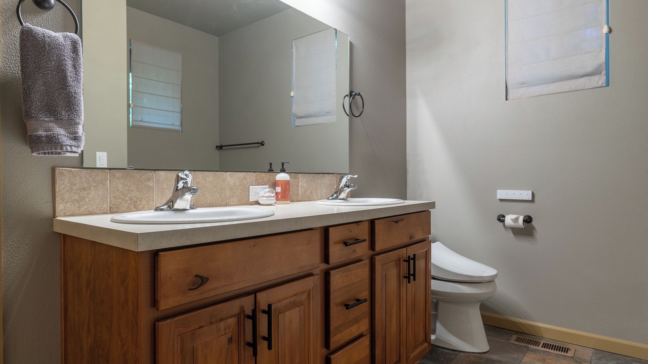 Photo of Bathroom in Zigzag