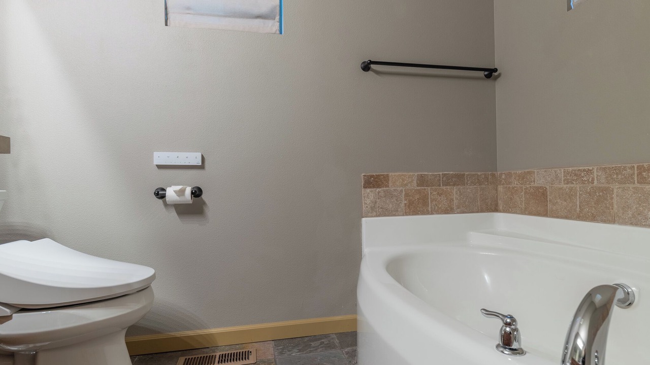 Photo of Bathroom in Zigzag